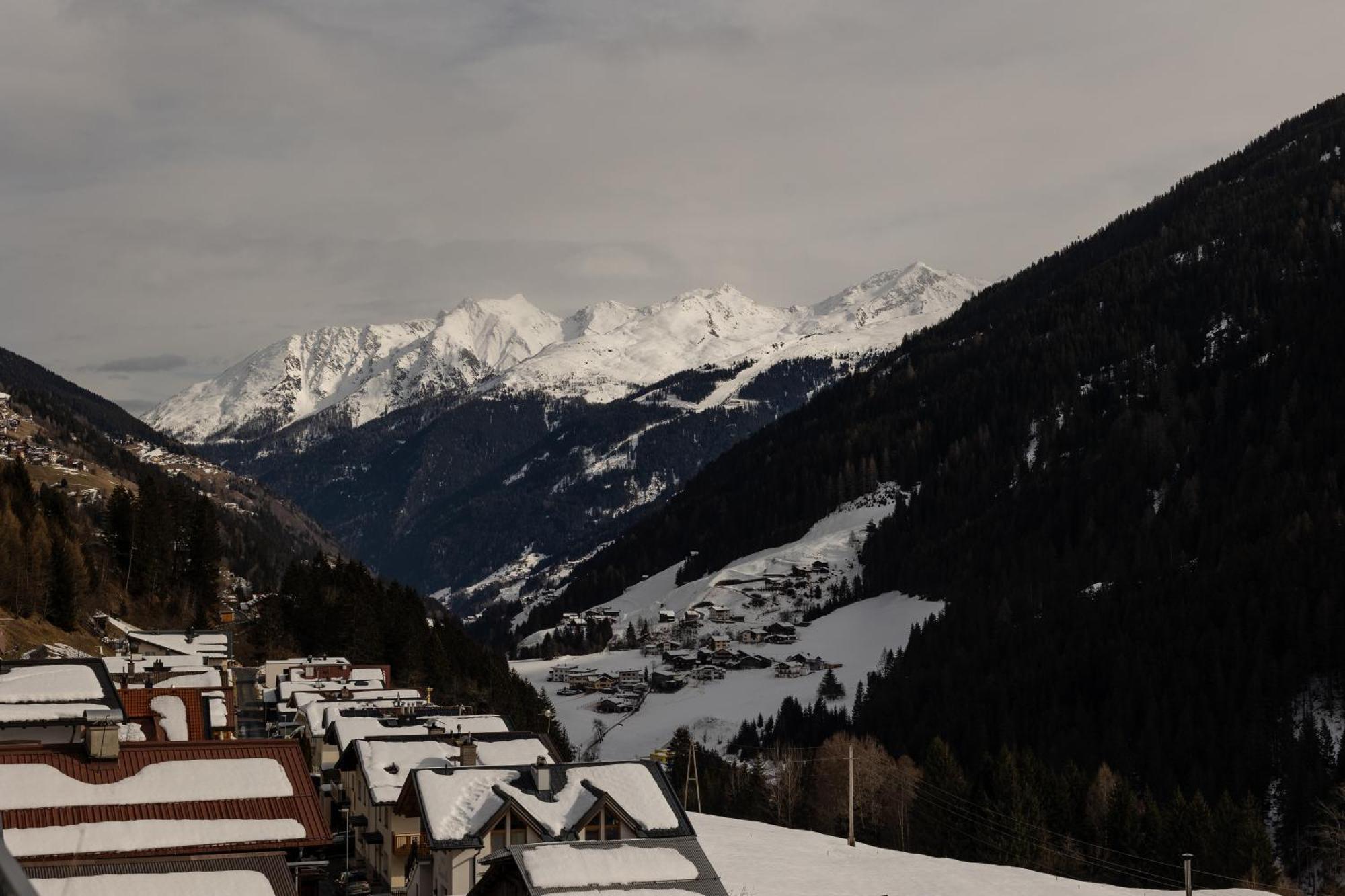 Mountain Chalet Kappl - Luxury - Near Ischgl - Panorama Mountain View - Penthouse & Chalets Room photo